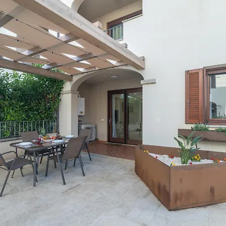 Colino Apartment